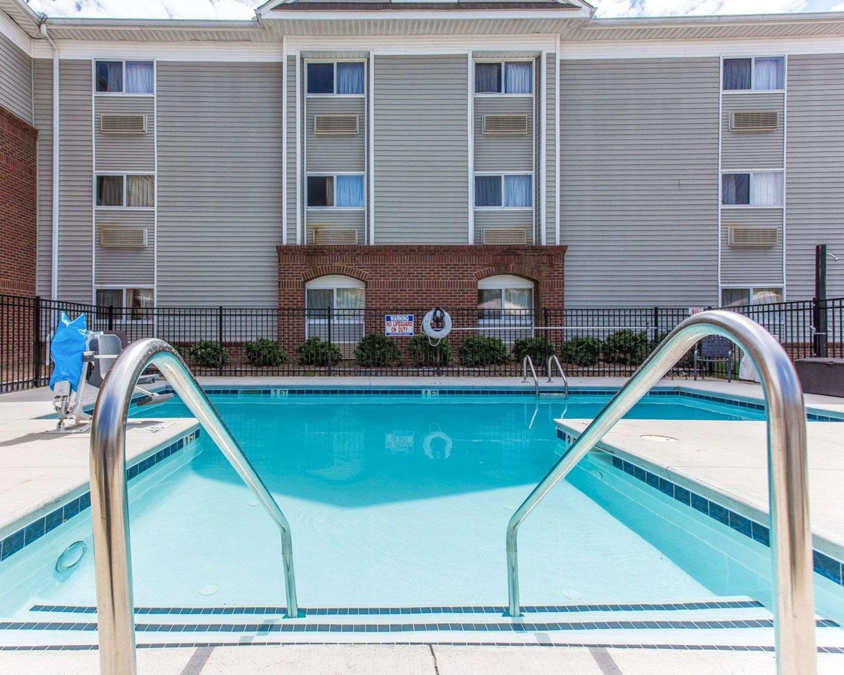 Suburban Studios Kennesaw Bagian luar foto